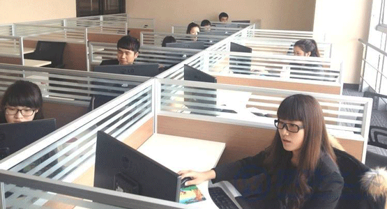 不付费看污软件片下载科技售中客服服务，客服部实拍图